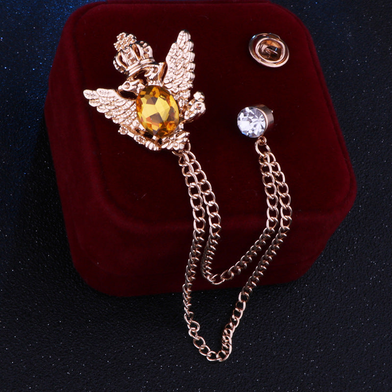 Close-up of the Eagle Design Brooch - Image 2