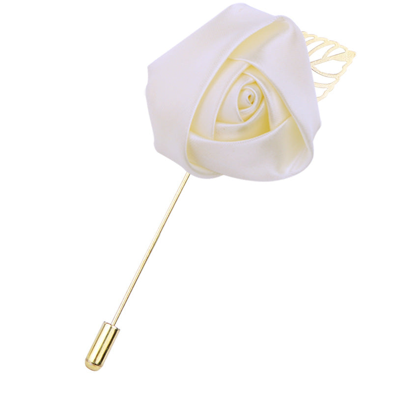 Stylish brooch worn by model image 9