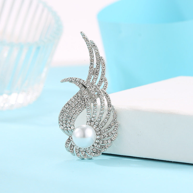 Fall 2024 women accessory brooch
