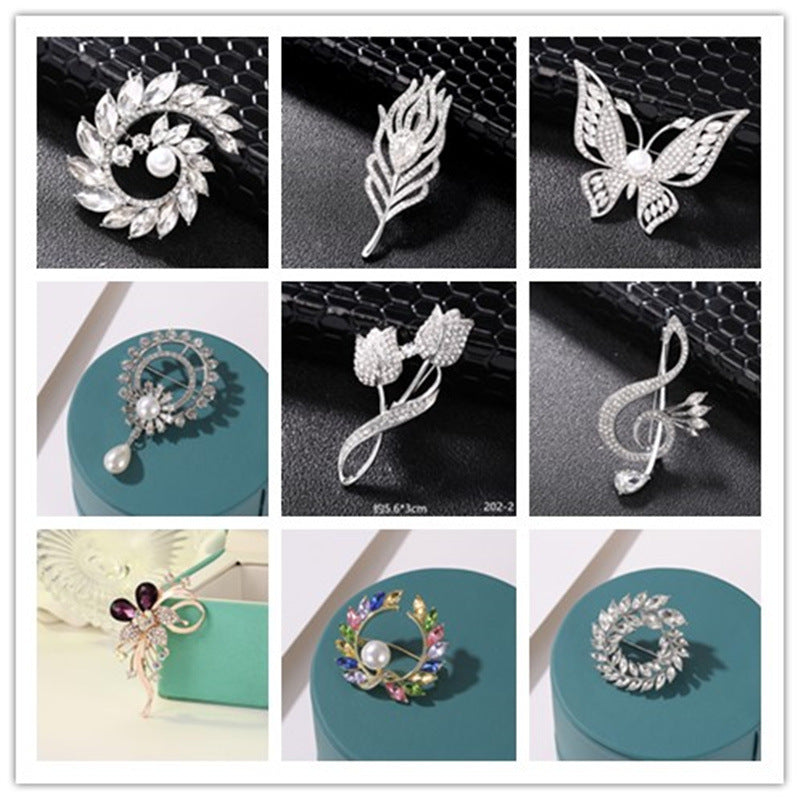 Trendy flower brooch in vibrant colors