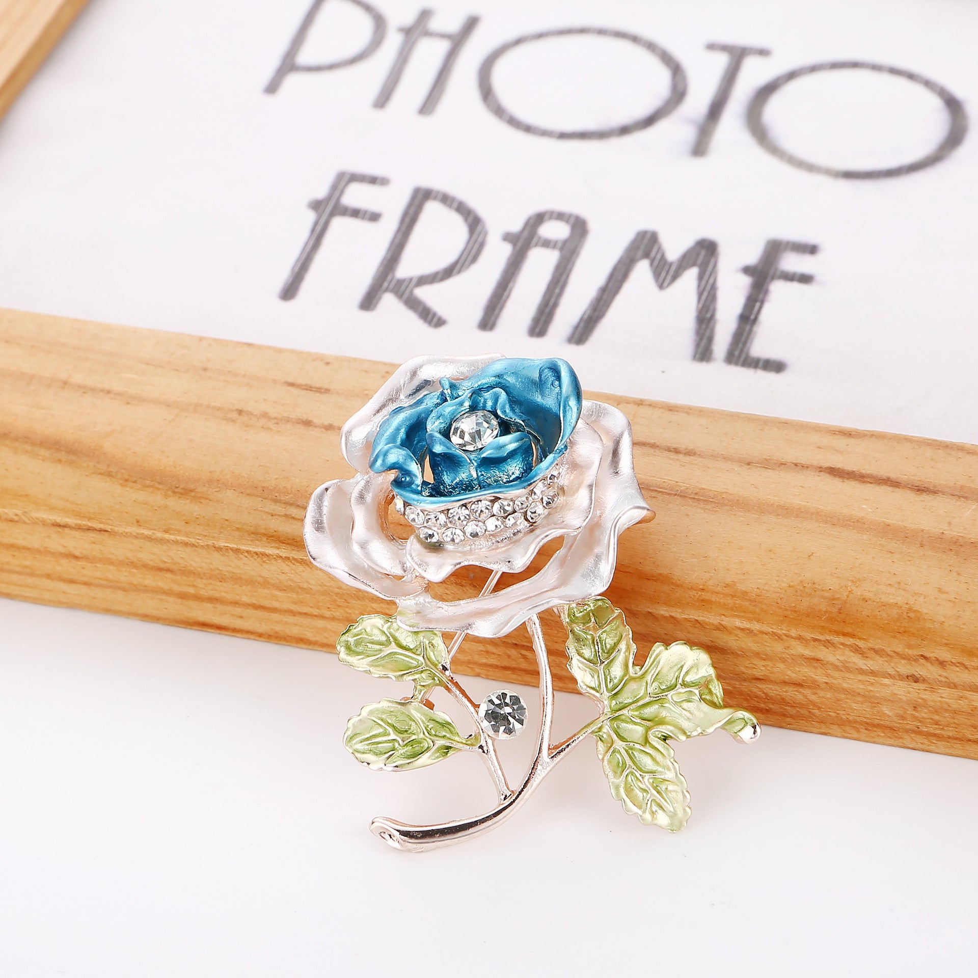 Close-up of Floral Brooch Design - Image 2