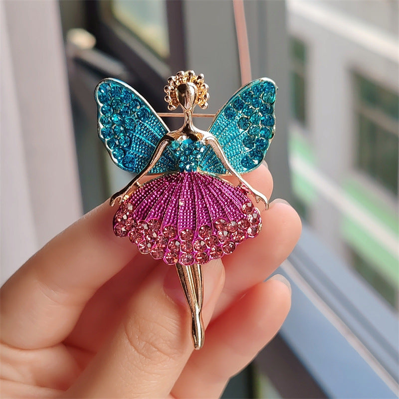 Rhinestone details on brooch