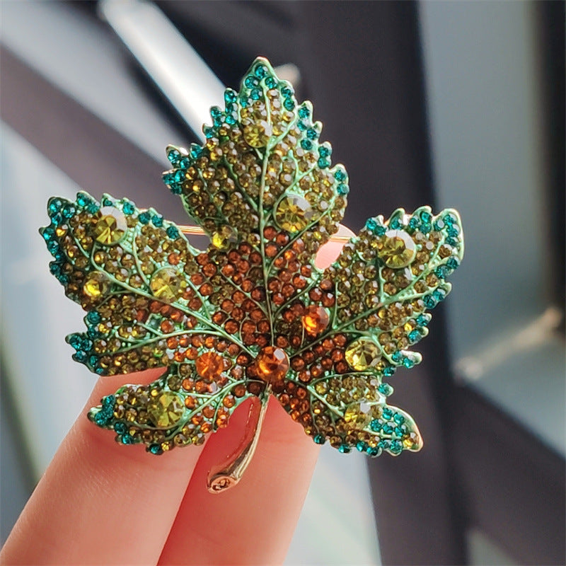 Versatile Alloy Brooch for Fashion - Image 5