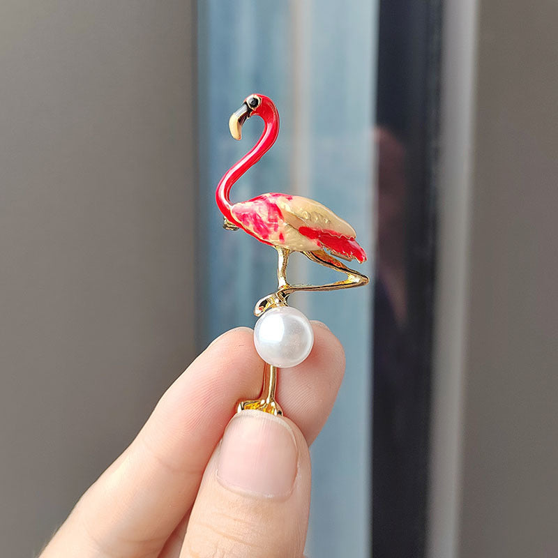 Flamingo Pearl Brooch Image 8