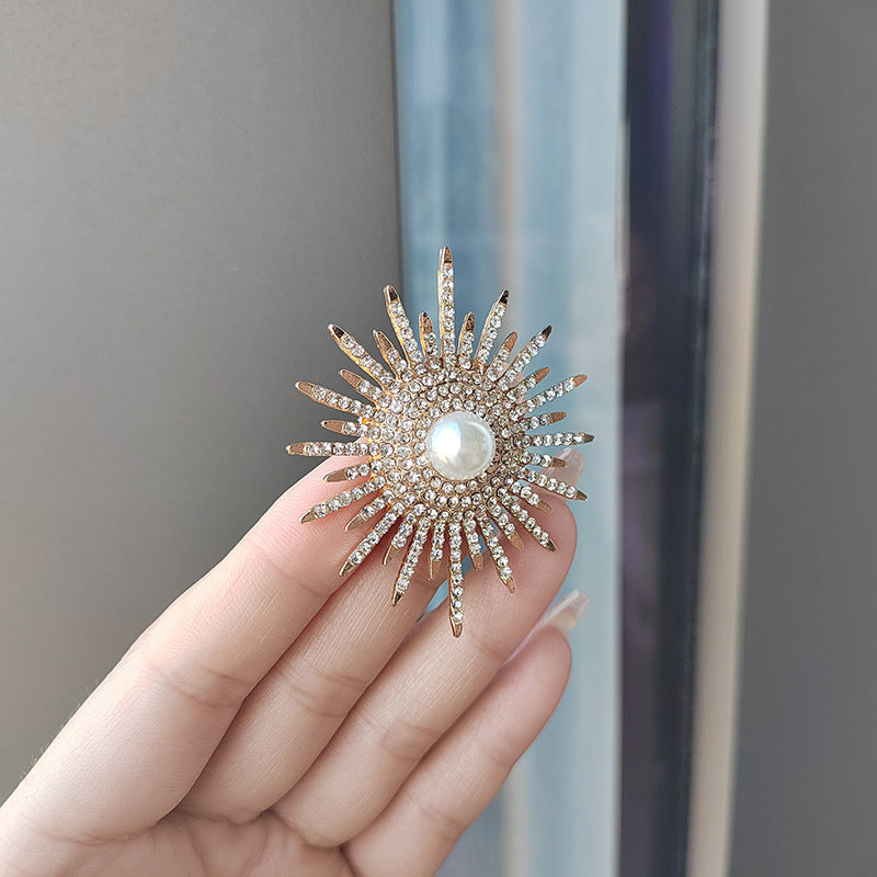 Elegant Silver Floral Pin - Image 3