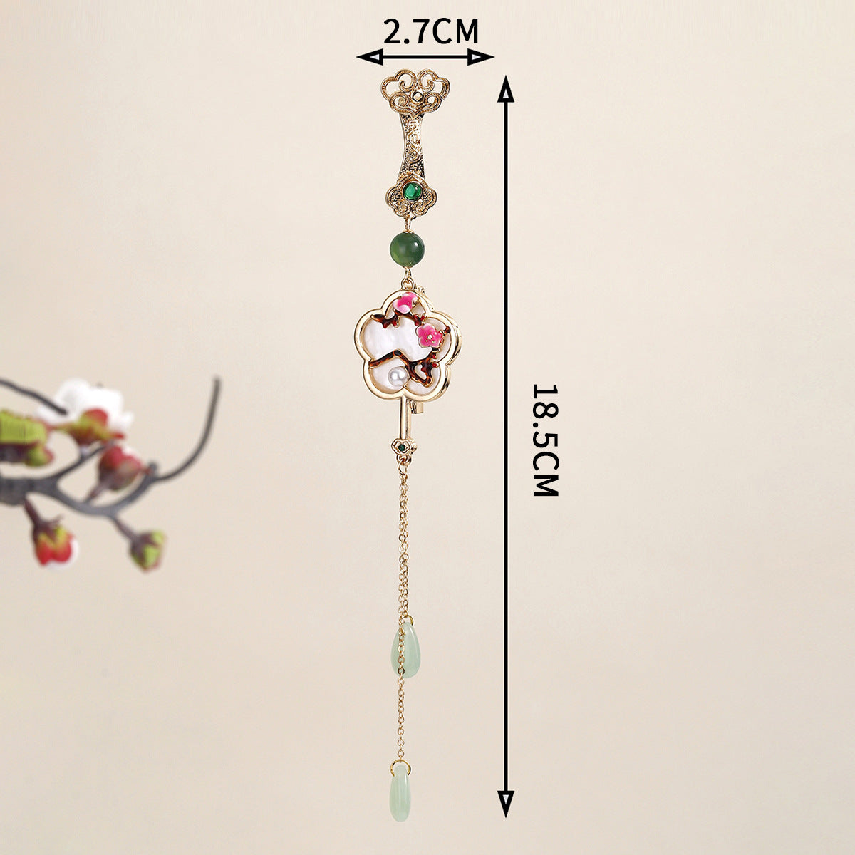 Floral Design Brooch Close-up Image 2