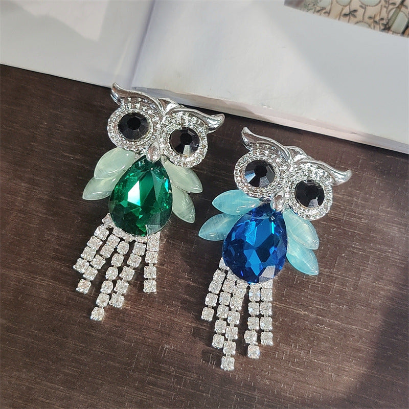 Jewelry brooch featuring animal design
