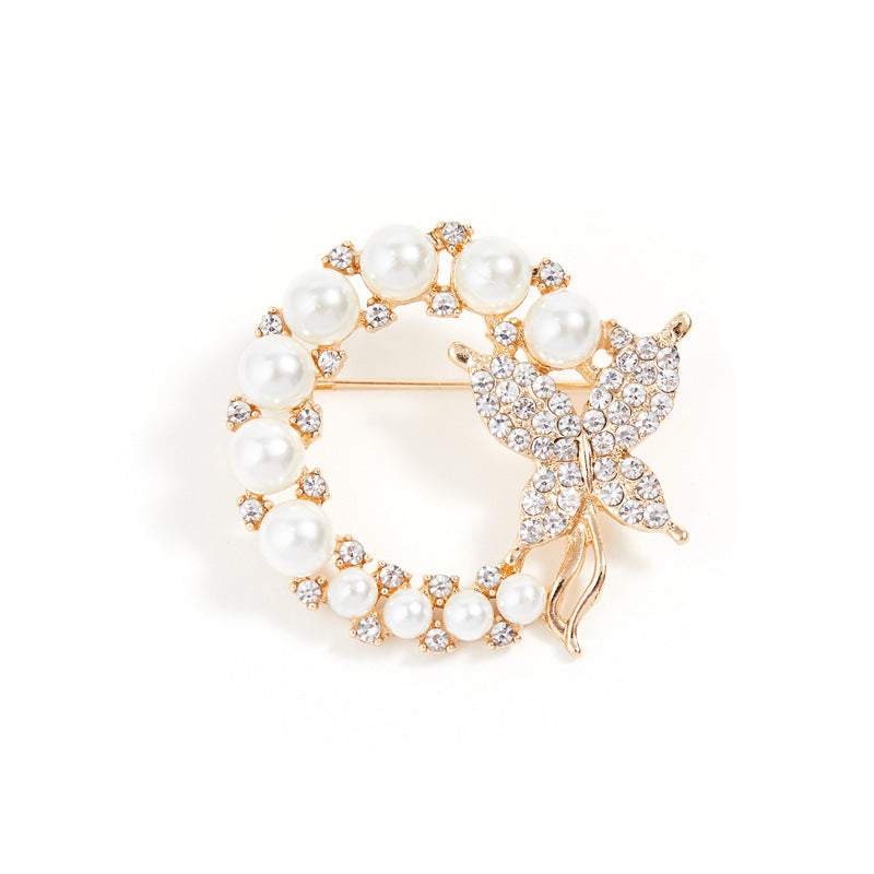 Elegant women's brooch for outfits image 3