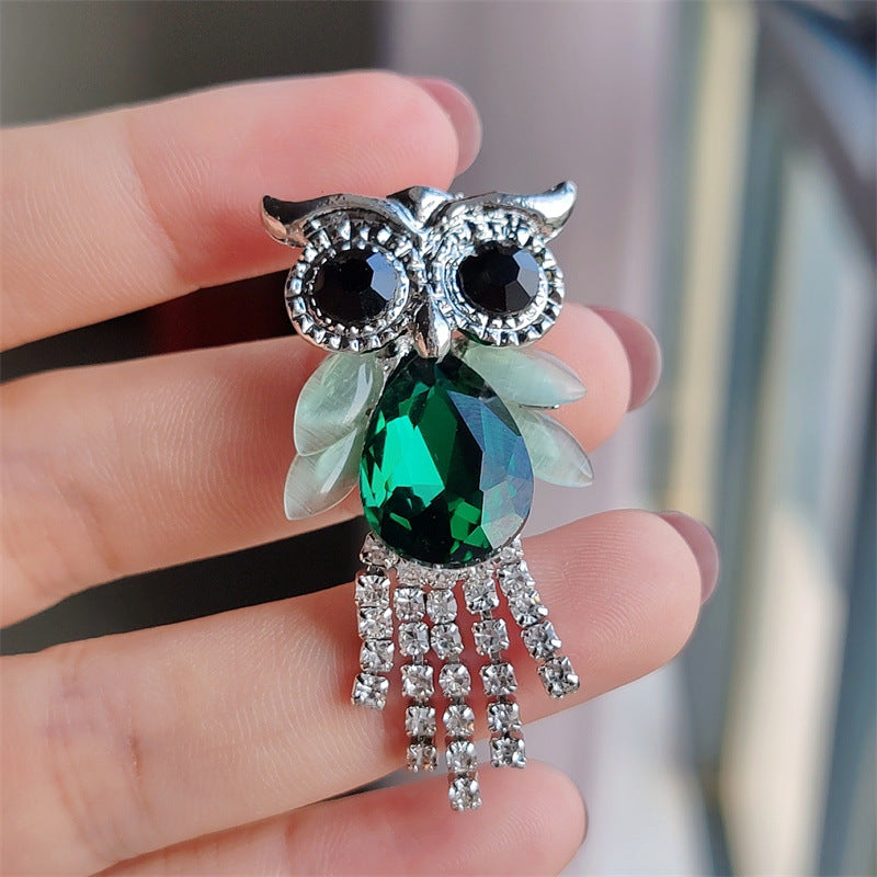 Charming owl pin in vibrant colors - Image 9