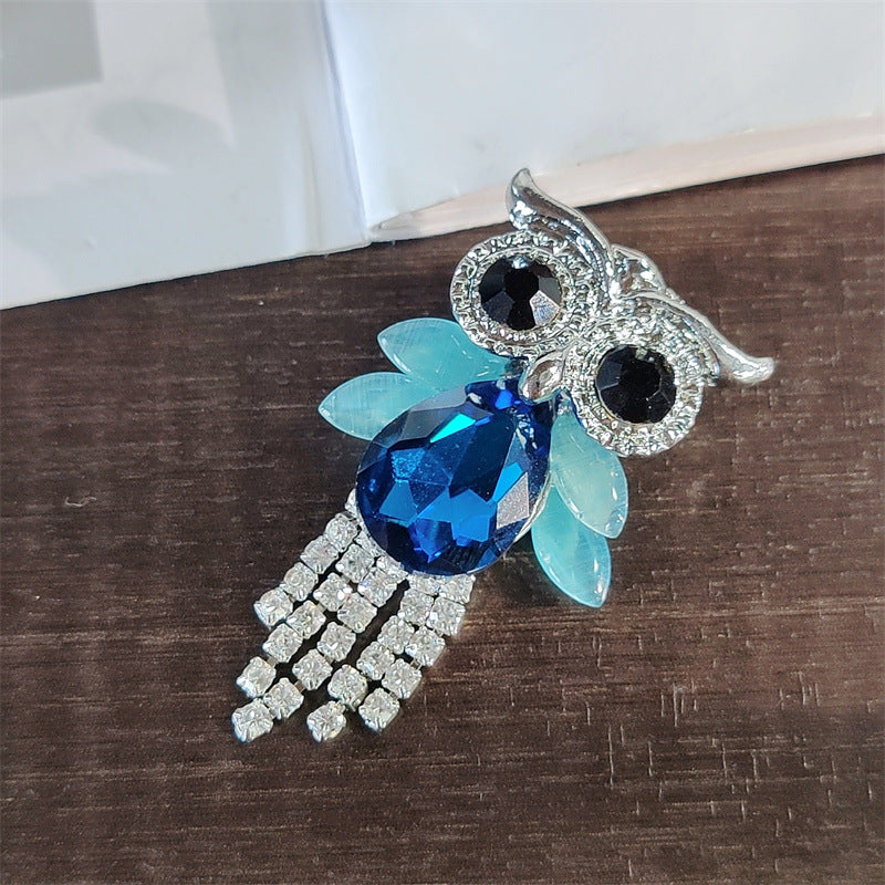 Colorful owl accessory - Image 2