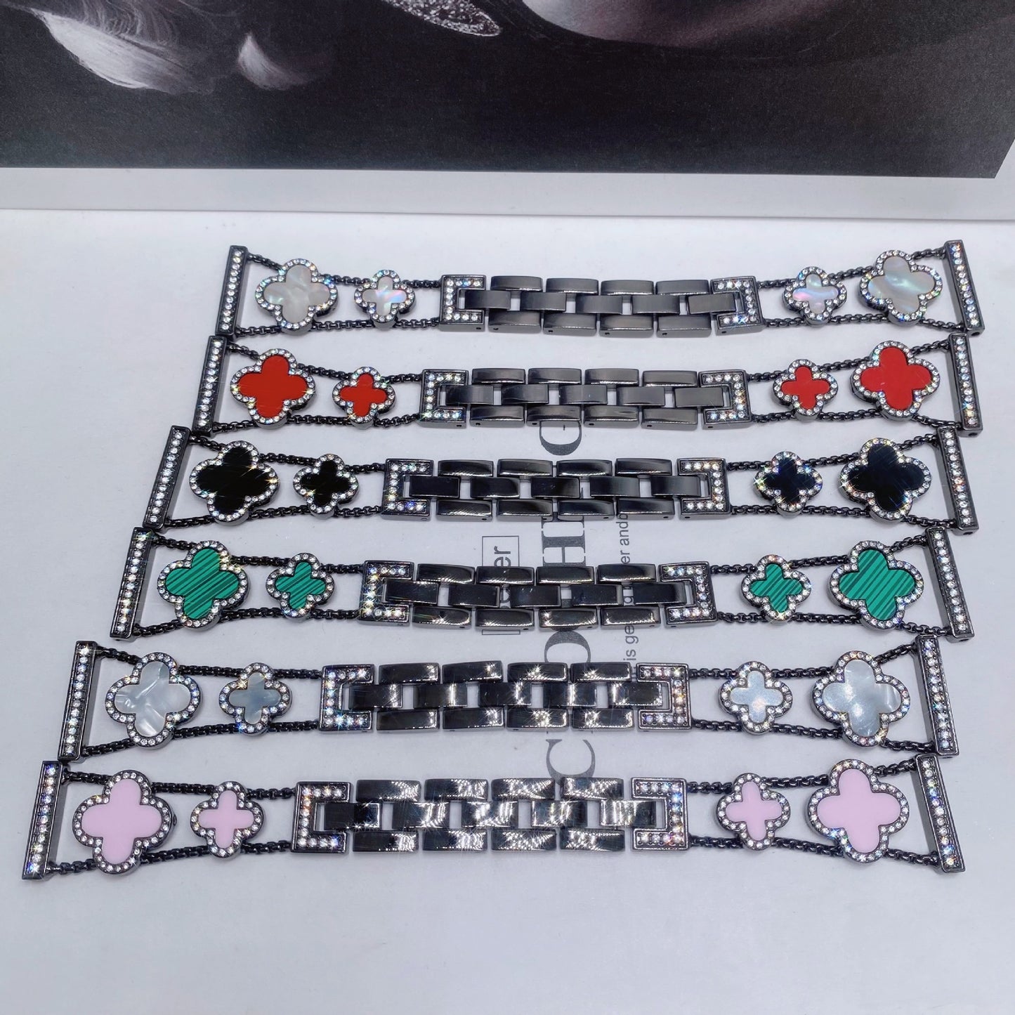 Stylish Four-Leaf Clover Rhinestone Metal Band for Apple Watch Series 1-9 - Versatile Adjustable Sizes