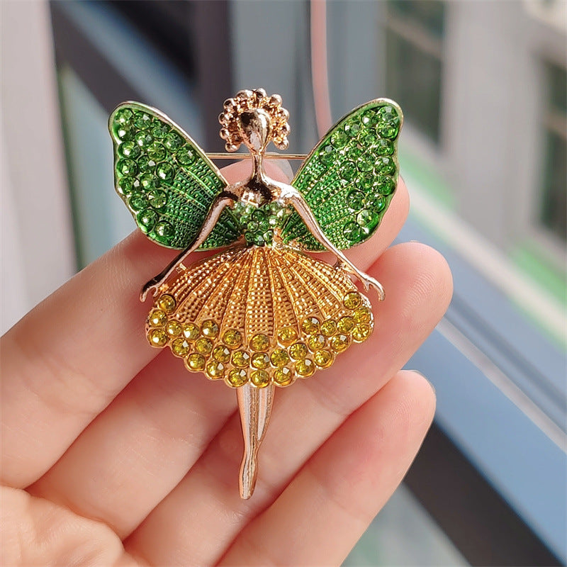 Rhinestone details on brooch