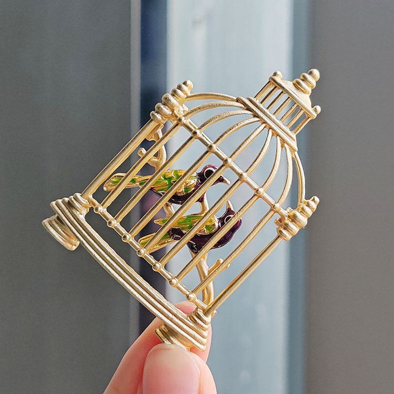Trendy Bird Brooch Gift for Nature Lovers