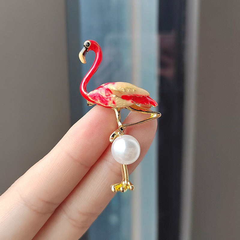 Flamingo Pearl Brooch Image 2