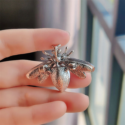 Durable alloy bee pin for unisex fashion